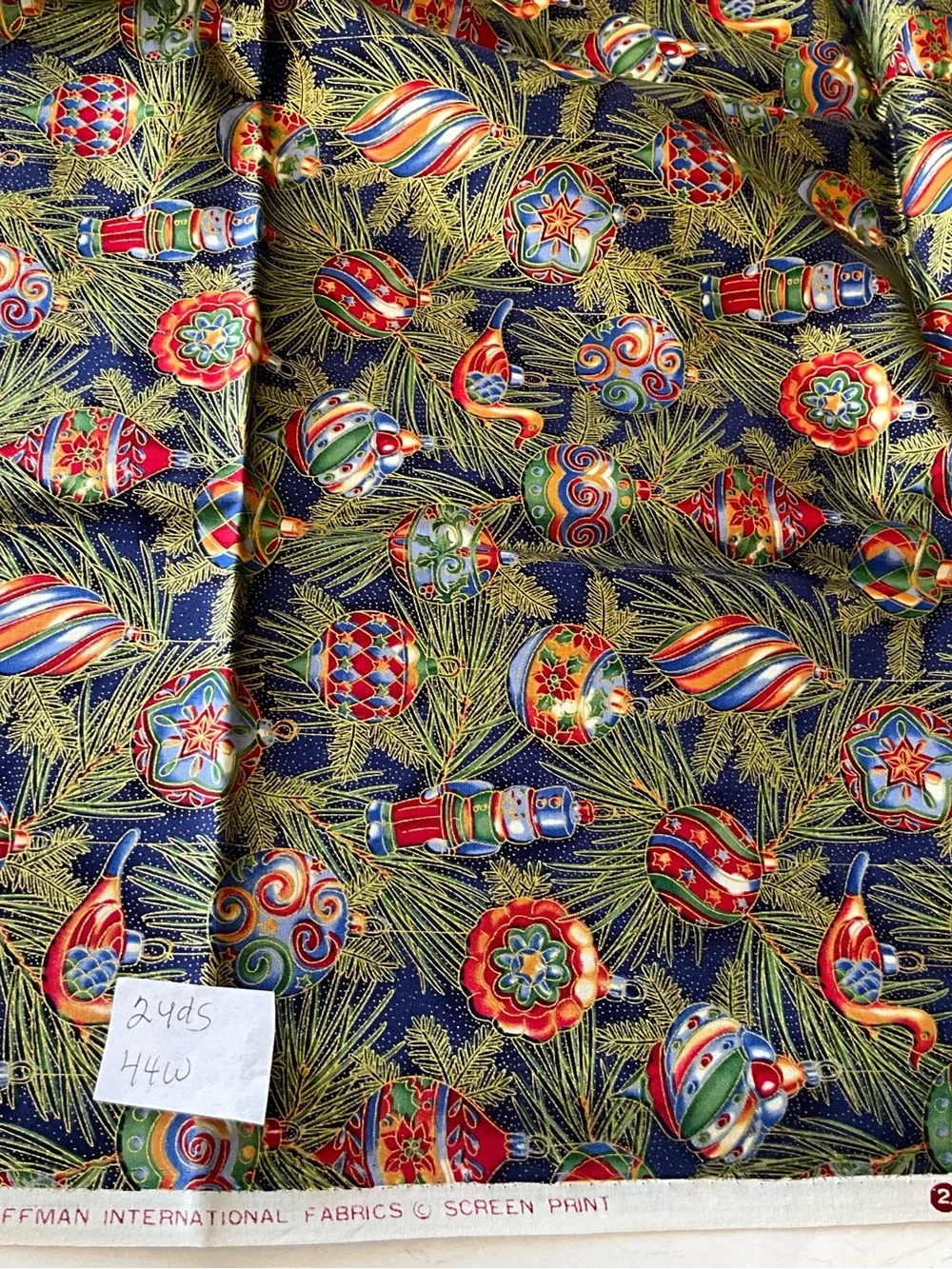 Quilting Sewing Crafts Holiday Material Lot Hoffman Fabrics Xmas Blubs Pinecones